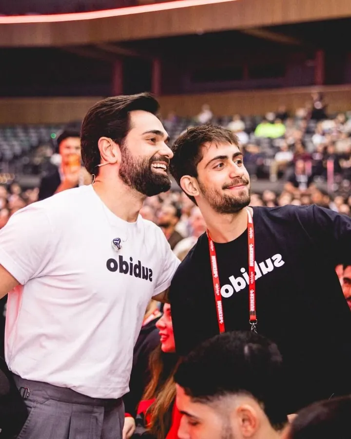 Alexandre Nelix e seu mentor Pedro Sobral em evento da comunidade Subido